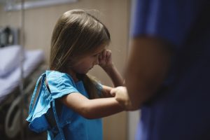 Gydymo įstaigose – vaikų antplūdis: į ligoninę skuba ir dėl slogos