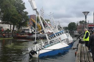 Incidentas Danės upėje: vėl skęsta senas laivas