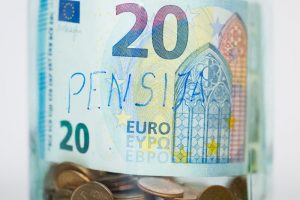 Seime baigiamos diskusijos dėl pensijų didinimo: vidutinė augtų 51 euru
