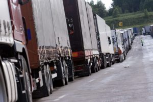 Lietuvoje masiškai trūksta vilkikų vairuotojų – galimi sutrikimai logistikos grandinėje