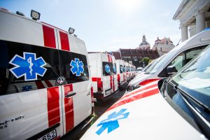 Lietuva dovanoja Ukrainai dar vieną greitosios pagalbos automobilį