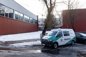 Po incidento su sprogmeniu mokyklos raginamos „apsiginkluoti“: ar visose tai įmanoma?