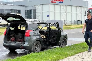 Tragedija: Kauno LEZ'e sudegė automobilis, jame – žmogaus kūnas