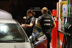 Agresyvus ketvertas nusiaubė Klaipėdos degalinę