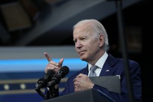 JAV Atstovų Rūmai patvirtino 40 mlrd. dolerių pagalbos Ukrainai paketą