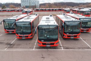 „Kauno autobusų“ 89-asis gimtadienis: vietoj dovanų – dar daugiau naujovių