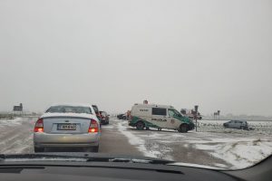 Kelyje „Via Baltica“ – skaudi avarija: nukentėjo du žmonės