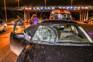 Nelaimė Mažeikių rajone: 30-metės vairuojamas BMW partrenkė 16-likmetę