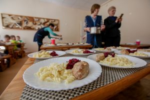 Darželiai bijo, kad teks laviruoti ant išlikimo ribos: tėvai šios naštos gali nepakelti