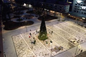 Užgeso prieš parą įžiebta pasakiškoji Panevėžio Kalėdų eglė