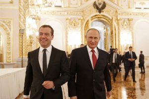 Kas blaivam V. Putinui – galvoje, tas girtam D. Medvedevui – ant liežuvio