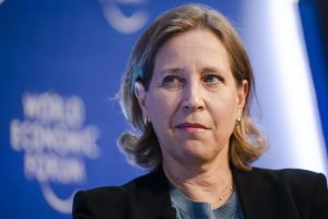 Nuo vėžio mirė ilgametė „YouTube“ vadovė S. Wojcicki