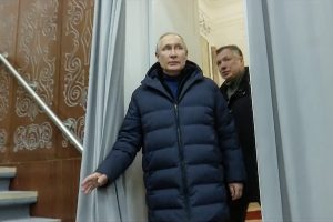 Mariupolio miesto taryba pasmerkė tarptautinio nusikaltėlio V. Putino vizitą