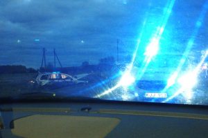 Tragedija Širvintų rajone: apvirto girto vairuotojo „Volvo“ – žuvo žmogus, dar vienas sužeistas