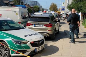 Aiškėja nužudymo Vilniuje motyvas: vyras žmoną nušovė išgirdęs neigiamą atsakymą?