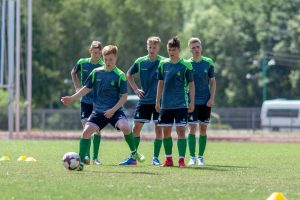 Lietuvos 17-mečiai futbolininkai pradėjo darbą su nauju treneriu