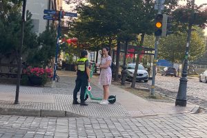 Klaipėdoje policininkai drausmino paspirtukininkus, dviratininkus ir pėsčiuosius
