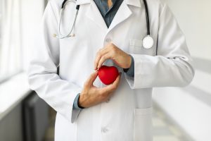 Patikrinimai ligoninėse atskleidė miokardo infarkto atvejais teikiamų paslaugų spragų