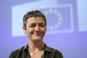 M. Vestager: ES sieks priversti didžiąsias technologijų bendroves pertvarkyti savo elgesį