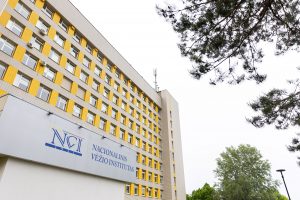 Santaros klinikos: Nacionaliniam vėžio institutui tapus filialu, darbą tęsia per 97 proc. darbuotojų