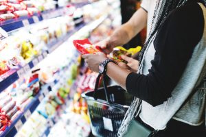 Ž. Mauricas: pinigų išleidžiame daugiau, bet prekių įsigyjame mažiau