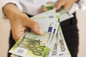 Lietuvos bankas: bankuose mažėja paskolų paklausa