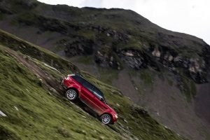 „Range Rover Sport“ įveikė ilgiausią pasaulyje kalnų slidinėjimo trasą