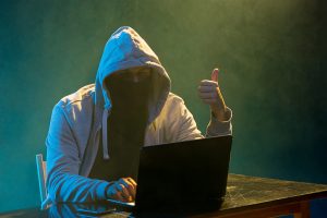 Pervedus avansą dingo kaip į balą