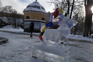 Tibetiečių Naujųjų metų proga – ledo skulptūra