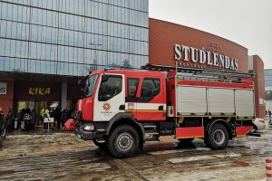„Studlende“ pasklido dūmai: žmonės buvo evakuoti