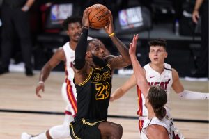 NBA finale „Lakers“ pirmauja jau 2-0