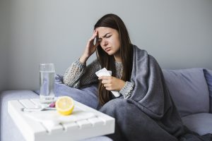 Šiek tiek sumažėjo sergamumas gripu ir COVID-19, peršalimo ligomis – ūgtelėjo