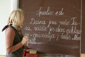 EK: mokytojo profesija Lietuvoje nėra patraukli, pedagogams trūksta karjeros galimybių 
