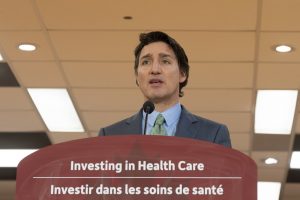 J. Trudeau teigia, kad yra sugniuždytas po to, kai į vaikų darželį įsirėžė autobusas