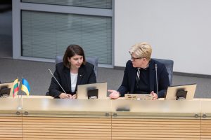 Premjerė: peržiūrėjus kitų metų biudžeto projektą deficitas padidės iki 3 procentų