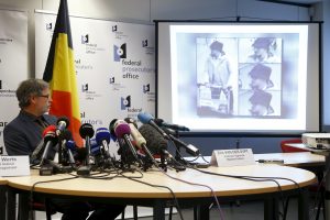 Prokurorai prašo pagalbos, ieškant įtariamo sprogimų Briuselio oro uoste rengėjo