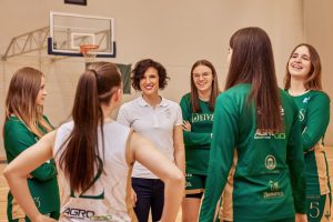 Pirmieji mergaičių krepšinio akademijos metai: svajonės apie WNBA ir pasirengimas studijoms