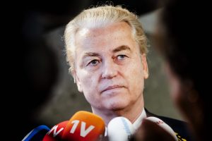 Nyderlandų ataskaitoje raginama suburti mišrią politikų ir nepriklausomų asmenų vyriausybę