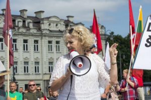 Sostinės savivaldybė iš A. G. Astrauskaitės siekia prisiteisti per 1 tūkst. eurų