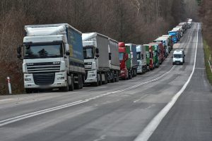 Lenkija sustiprins Ukrainos sunkvežimių patikras
