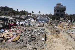 Izraelis: per smūgį stovyklai Gazos Ruože taikytasi į „Hamas“ karinio sparno lyderį