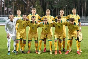 Septynių minučių atkarpa jauniesiems Lietuvos futbolininkams lėmė triuškinamą nesėkmę