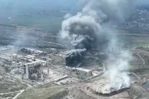 Karas: lemiamą mūšį Donbase ukrainiečiai vadina pragaru, gamykla „Azovstal“ sunaikinta 