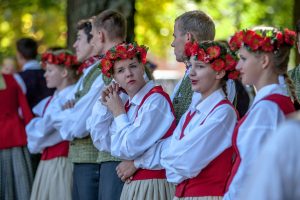 Folkloro festivalio scenoje labiausiai trūko gruzinų