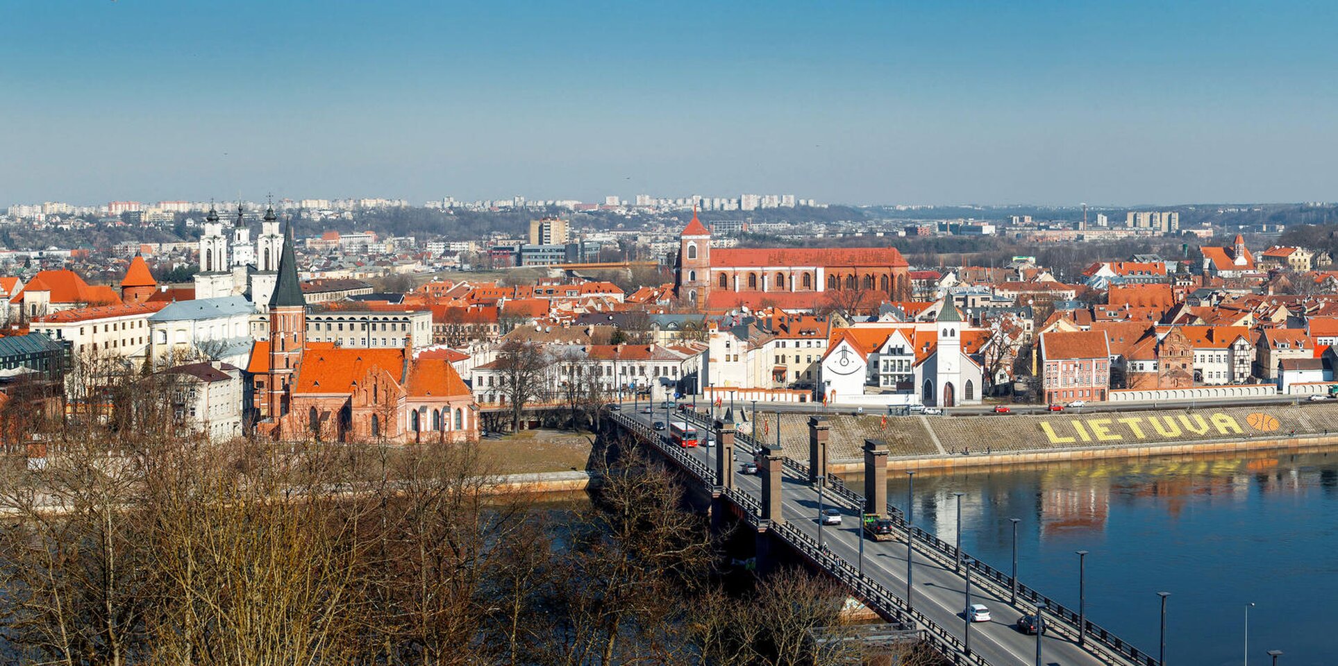 Kaunas ketina pirkti 100 naujų hibridinių autobusų