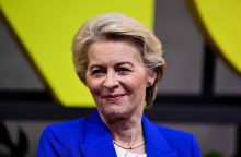 U. von der Leyen suteikė pagalbą lėktuve blogai pasijutusiam keleiviui