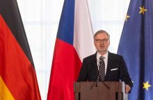 Premjeras: Čekija atsikratys priklausomybės nuo rusiškos naftos