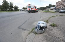 Vilniuje automobilis sužalojo motoroleriu važiavusį paauglį