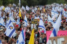 Tūkstančiai izraeliečių vėl dalyvavo demonstracijose: reikalaujama įkaitų išlaisvinimo