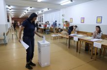 Slovakai balsuoja svarbiuose pirmalaikiuose rinkimuose